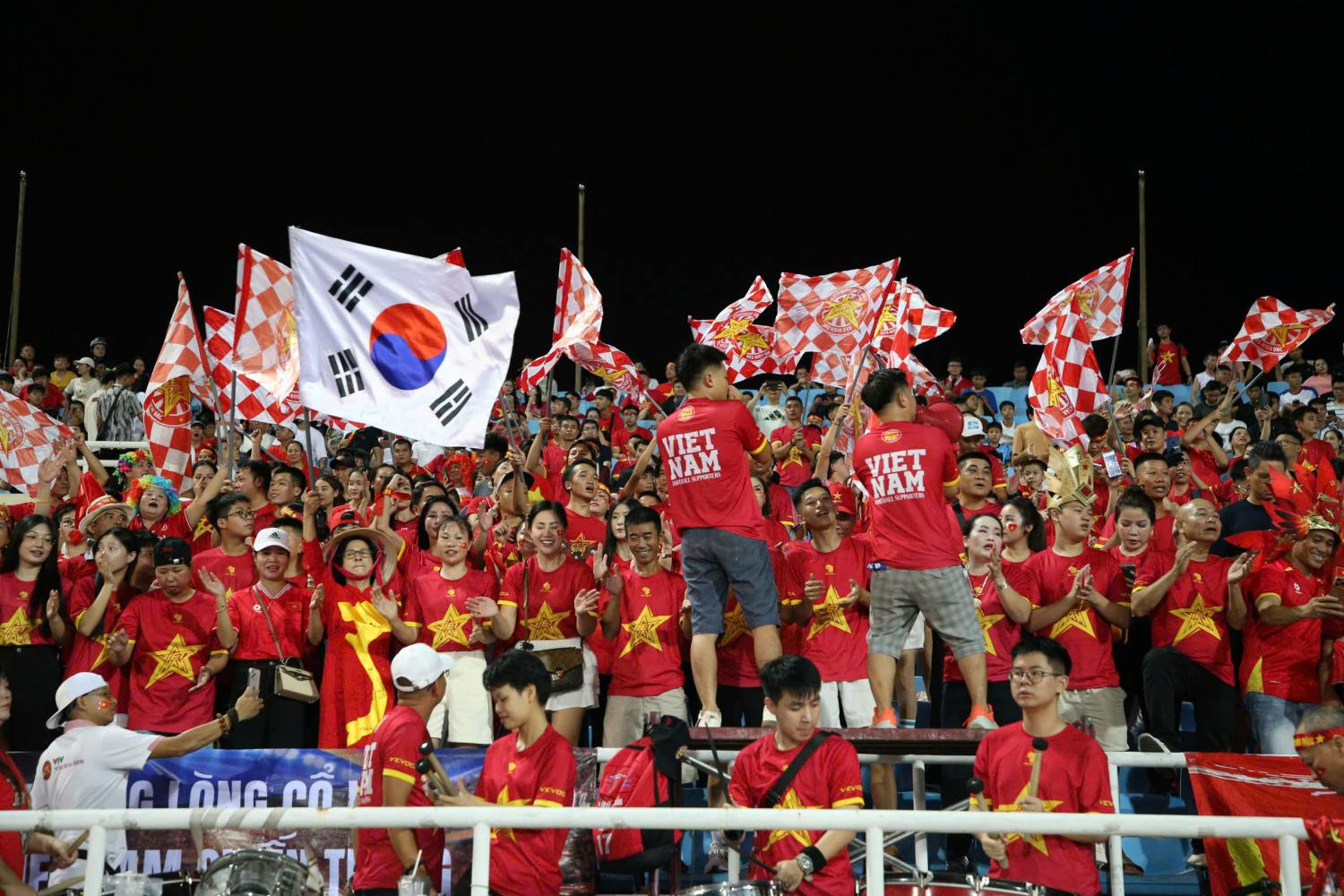 https://vms-files.vietnamnet.vn/vps_images_publish/000001/000003/2026/8/7/cdv-viet-nam-2-2533.jpg