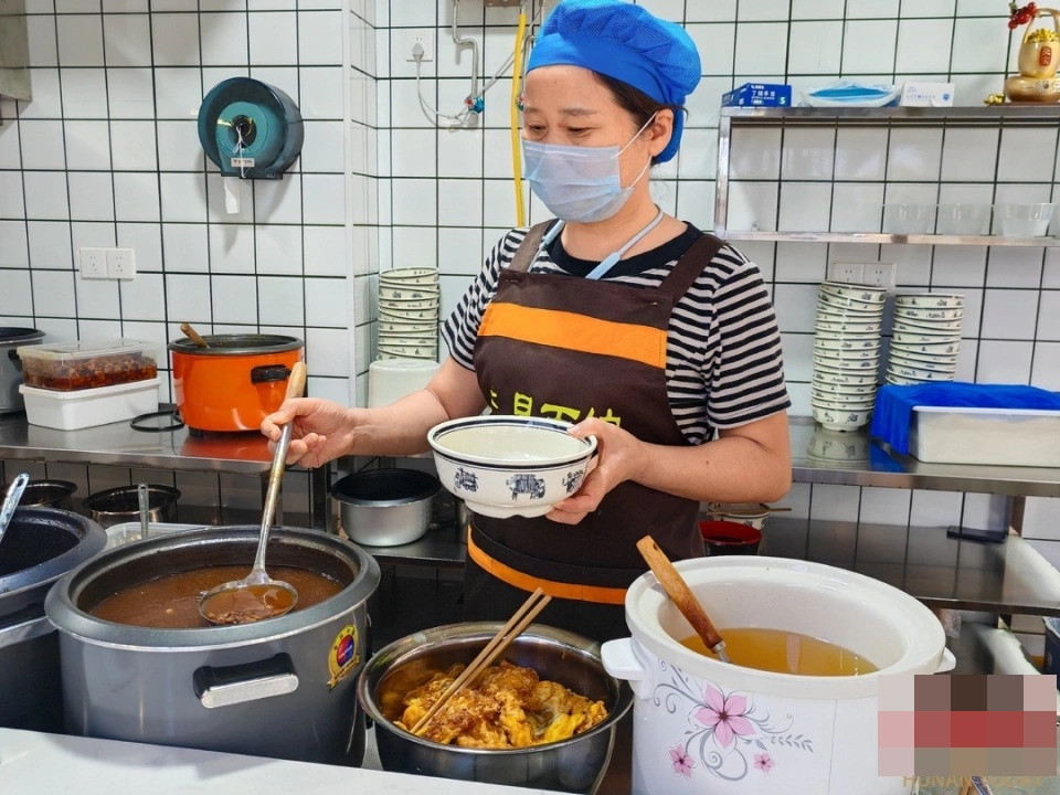 chu nha hang tot bung anh1.jpg
