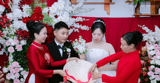 Đám cưới sát vách ở Thanh Hóa, mẹ chồng liên tục dặn con dâu một câu