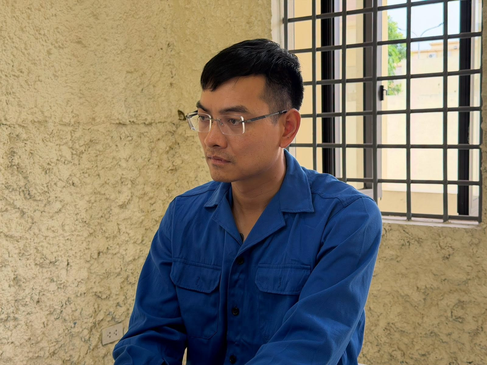 https://static-images.vnncdn.net/vps_images_publish/000001/000003/2026/8/7/ho-van-khoa-2414.jpeg