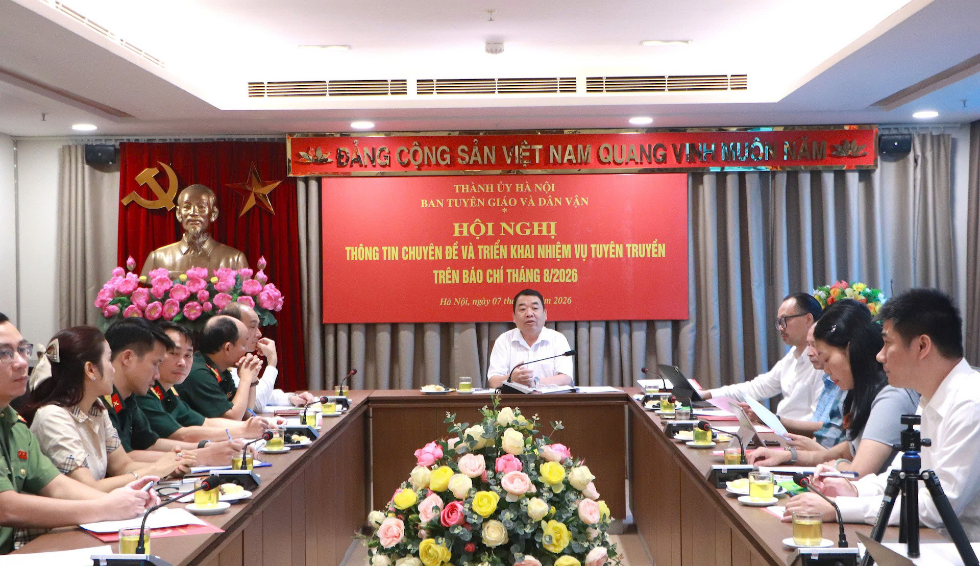 họp báo.jpg