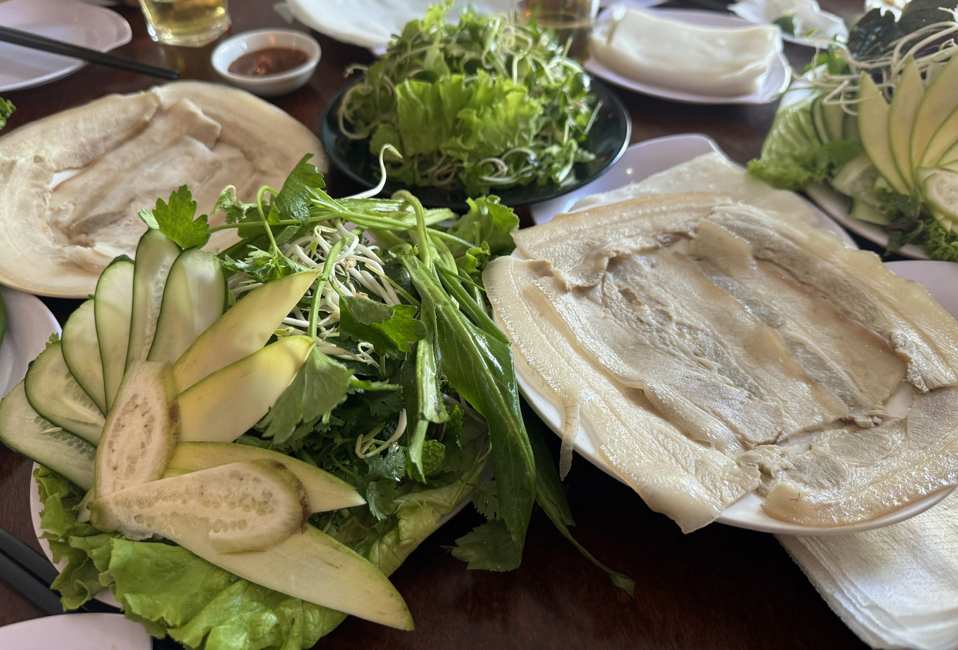 Luộc thịt ba chỉ bao nhiêu phút thì chín? Cách luộc thịt ba chỉ mềm, thơm