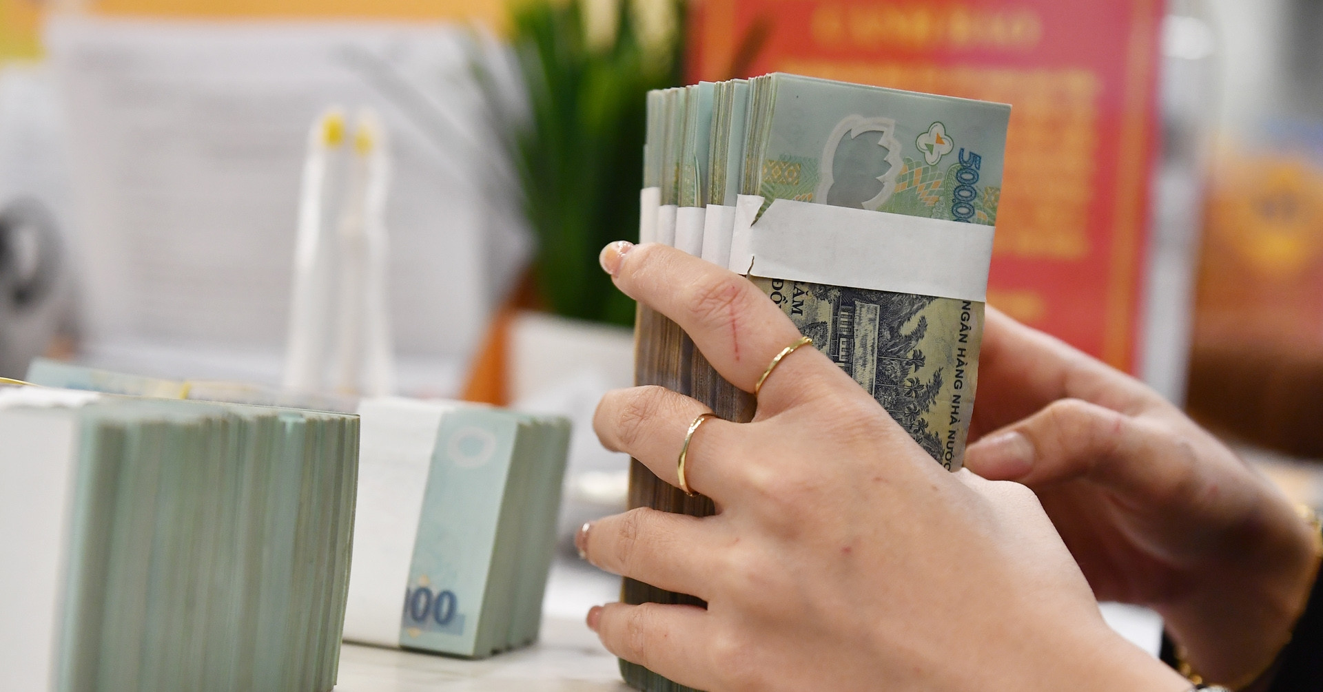 Lãi suất ngân hàng hôm nay 7/8/2026: Khách nước ngoài gửi tiền lãi suất 8,5%/năm
