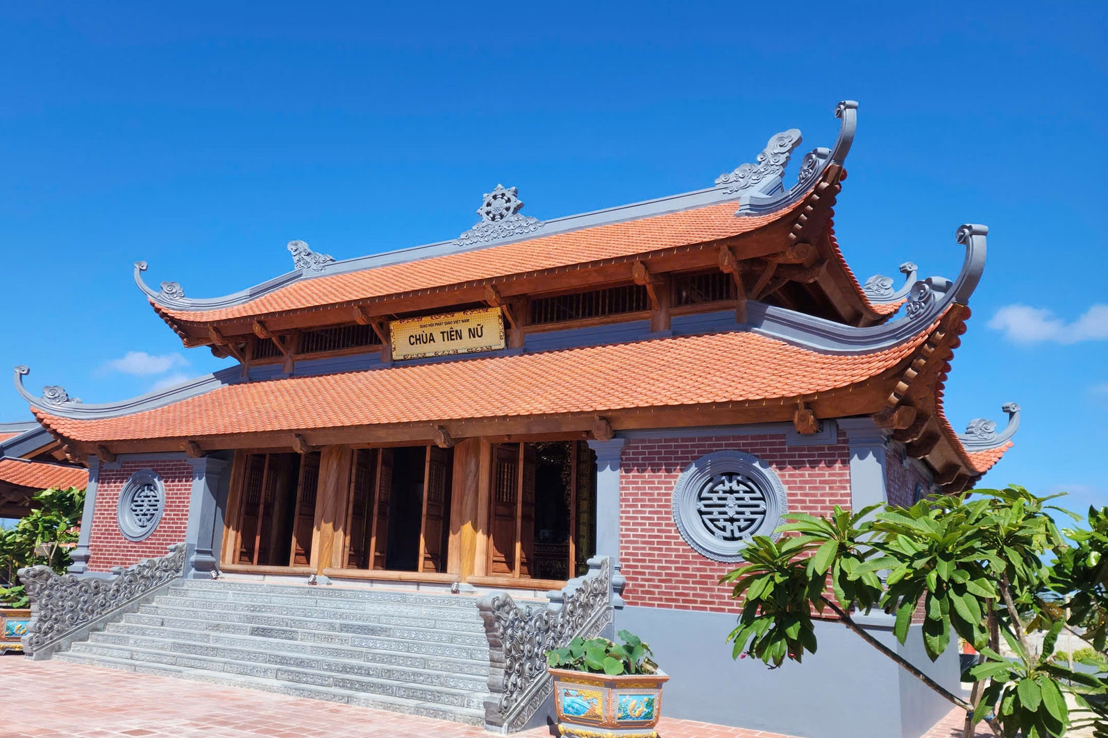 Ngôi chùa đặc biệt trên đảo Tiên Nữ, nơi đón ánh bình minh đầu tiên của Tổ quốc