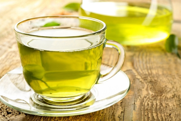 Thời điểm uống trà xanh hỗ trợ kiểm soát huyết áp tốt nhất