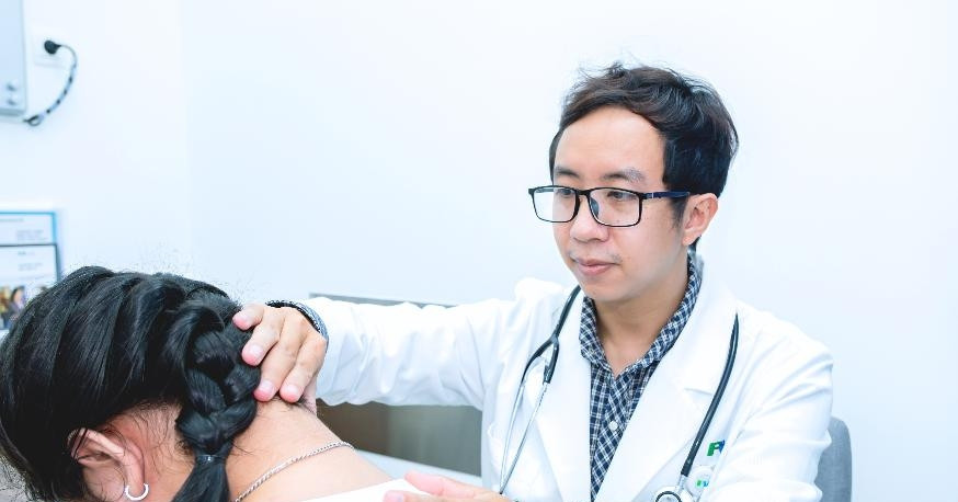 Trẻ tăng chiều cao bất thường: Cảnh báo nguy cơ dậy thì sớm