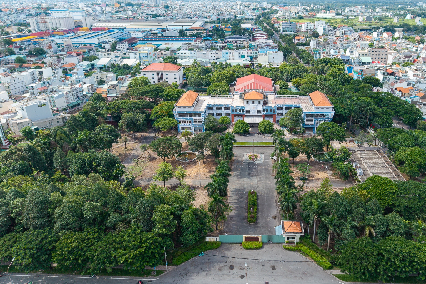 Trụ sở UBND cũ 'thay áo', trở thành trường học mang tên liệt sĩ Lê Thị Riêng