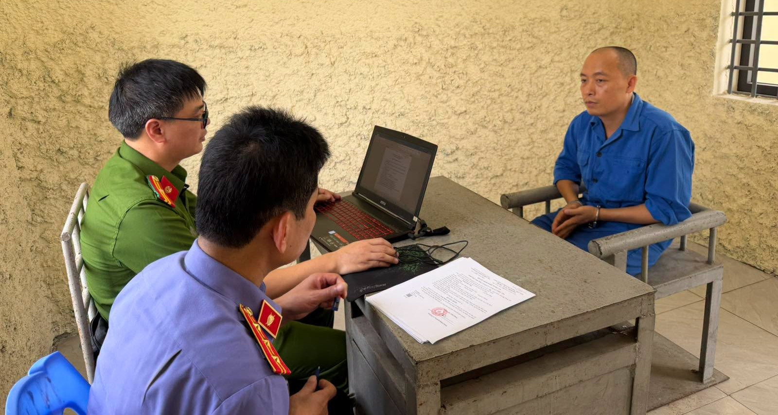 Vì sao Khánh Sky và Hồ Văn Khoa đến gây rối, nhưng Vua Quạt cũng bị khởi tố?