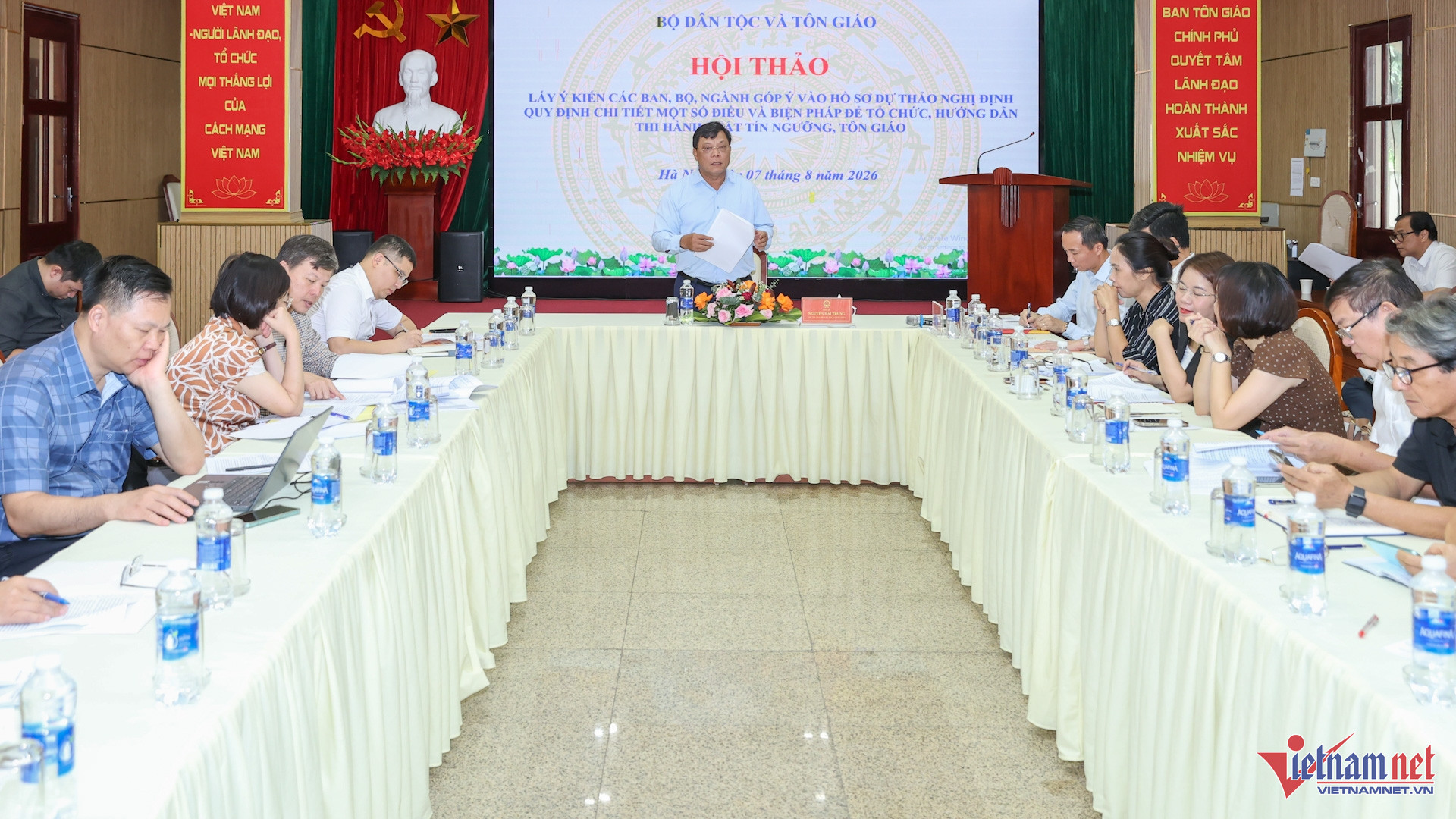 W-Quảng cảnh hội thảo..jpg