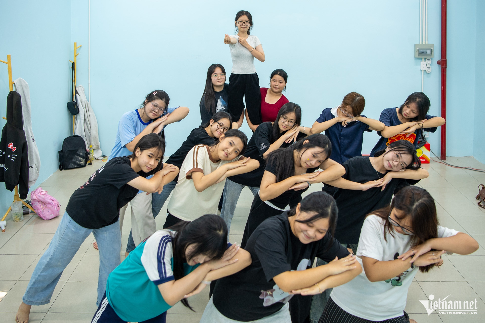 W-Trường TH THCS THPT Lê Thị Riêng   Tuấn Hùng 10.jpg