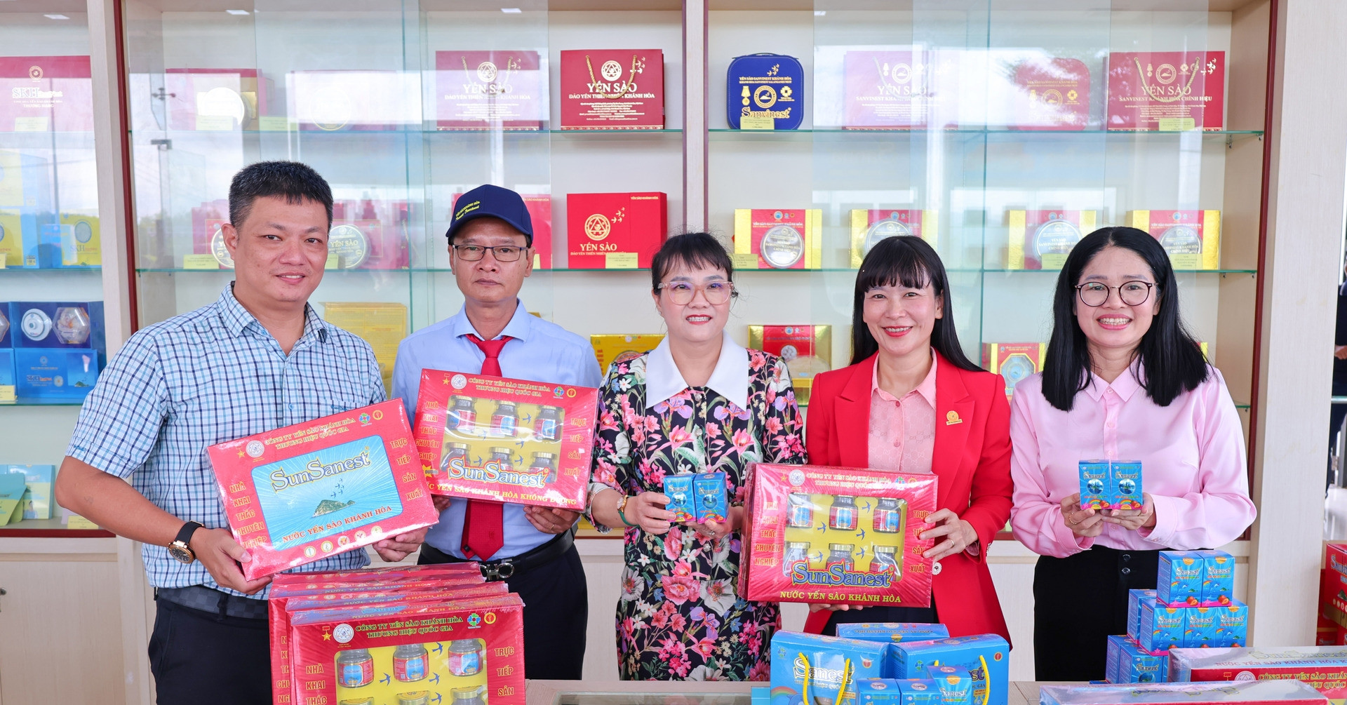 Yến sào Khánh Hòa khai trương chuỗi dịch vụ và ra mắt sản phẩm mới