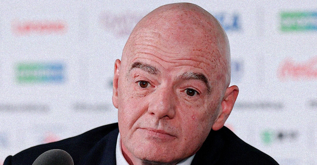Báo Anh tố UEFA từng chi tiền cho tình nhân Gianni Infantino