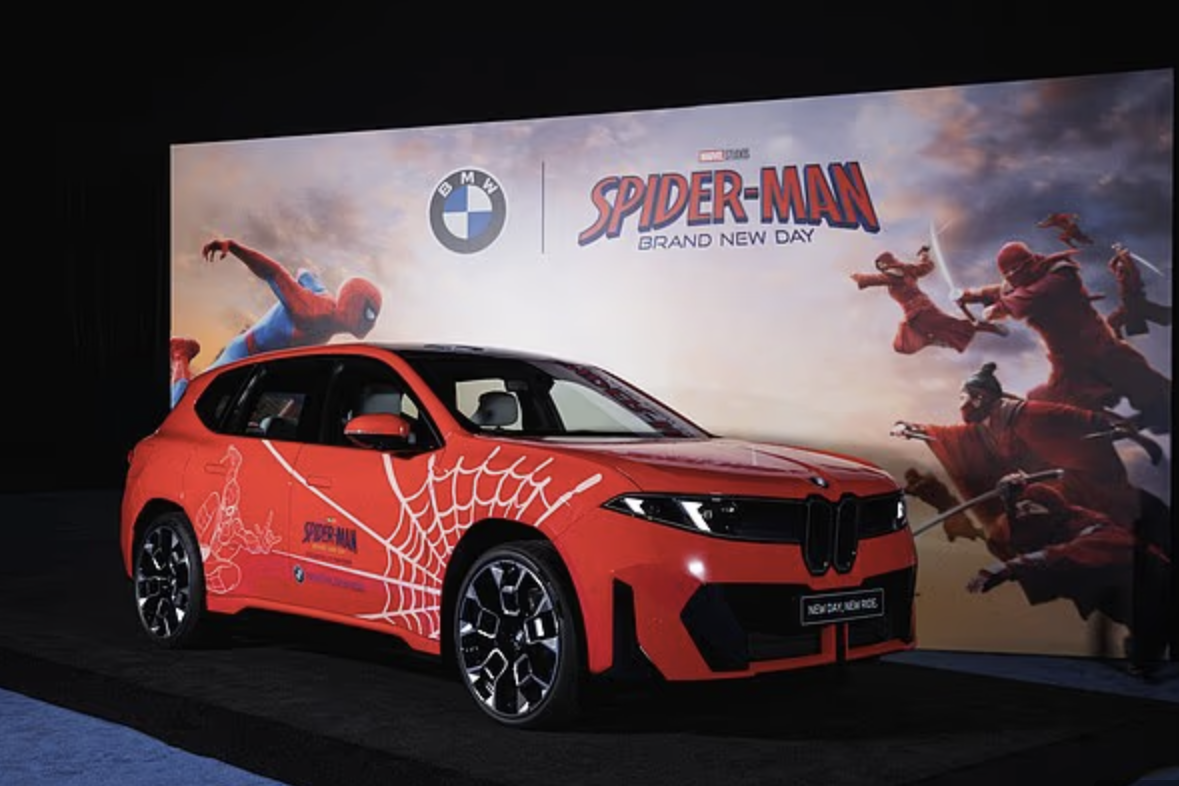 BMW bị khách hàng chỉ trích dữ dội vì đưa quảng cáo Người Nhện lên màn hình ô tô