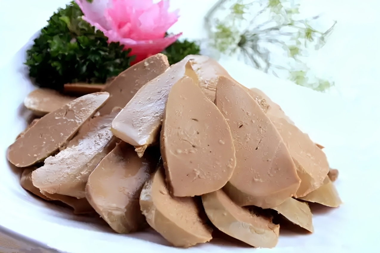 Bỏ phố về quê nuôi ngỗng, người đàn ông xây đế chế gan ngỗng thách thức Pháp