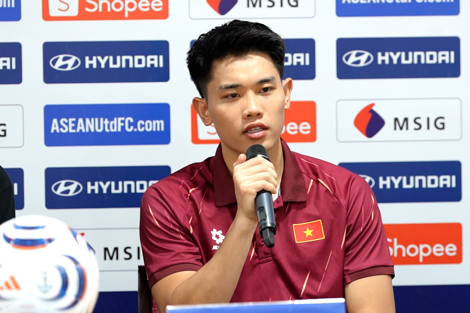 Đình Bắc lên tiếng sau khi tạm dẫn đầu cuộc đua Vua phá lưới ASEAN Cup 2026
