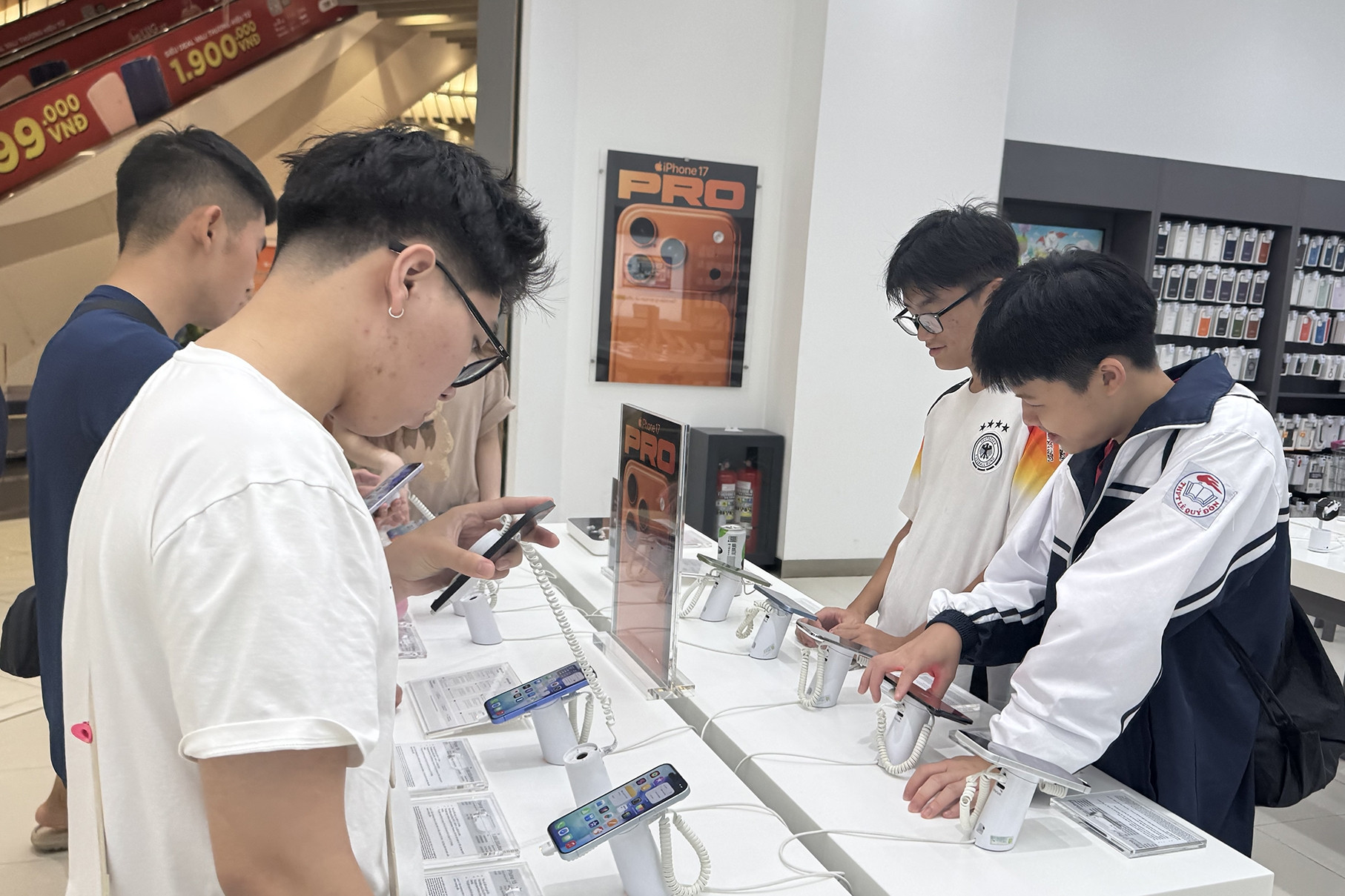 iPhone 18 cận ngày ra mắt, iPhone 17 Pro Max bất ngờ giảm giá