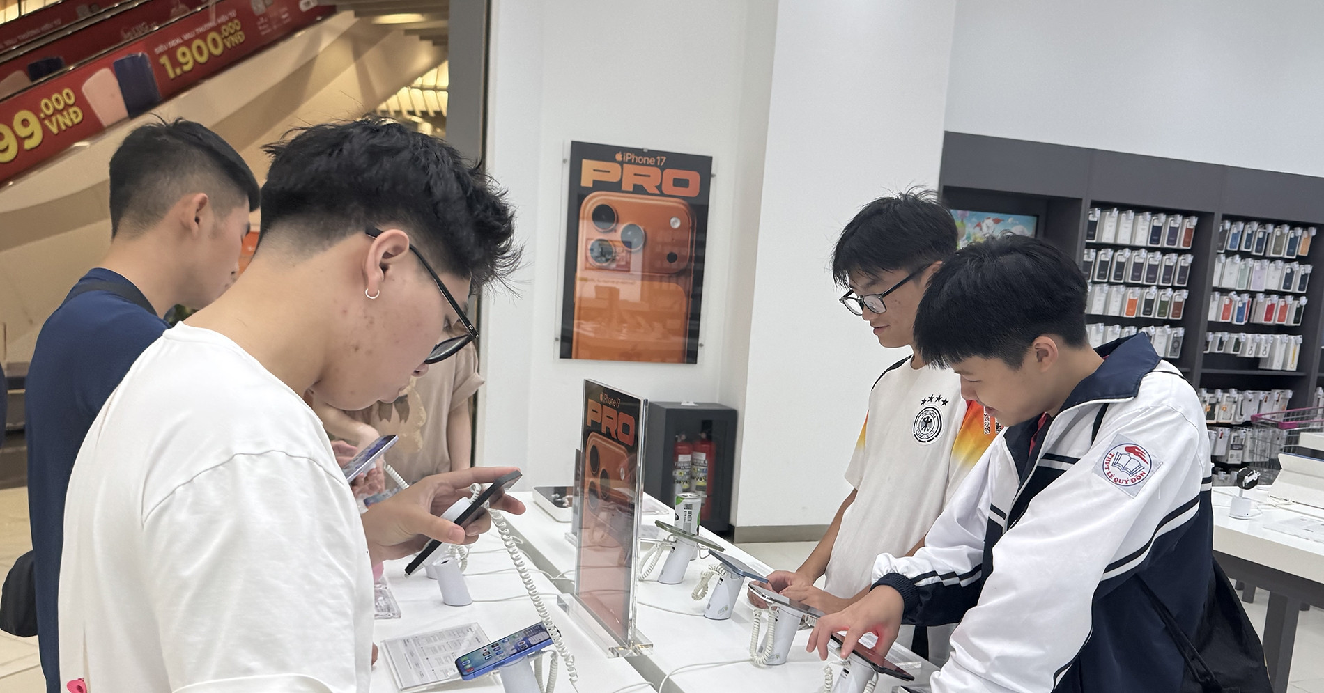 iPhone 18 cận ngày ra mắt, iPhone 17 Pro Max bất ngờ giảm giá