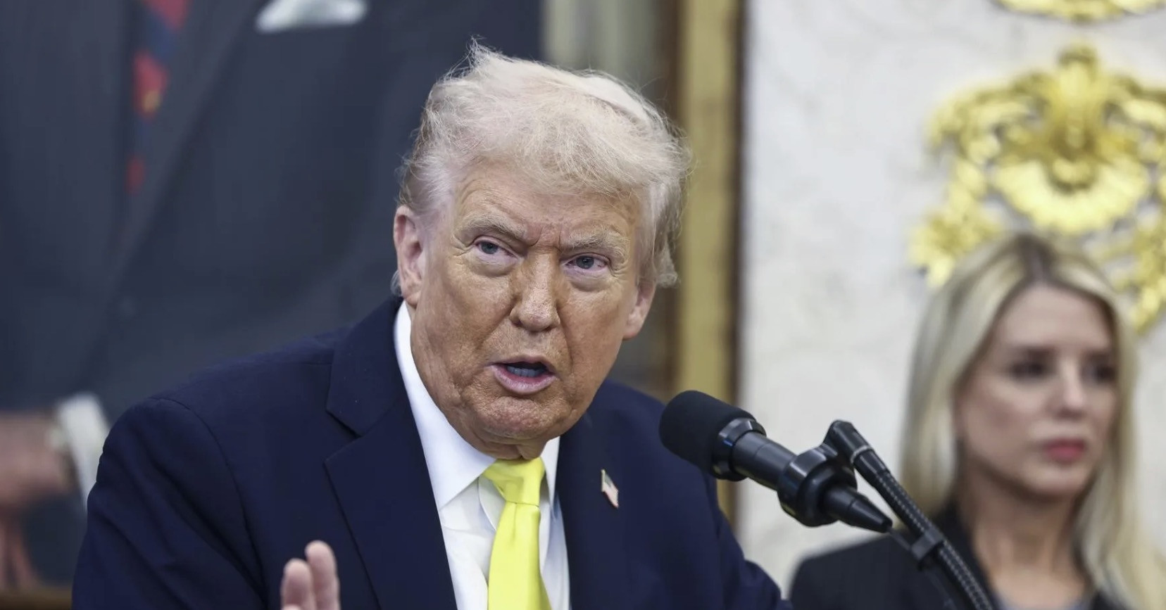 Ông Trump tung đòn thuế mới để cạnh tranh với Trung Quốc