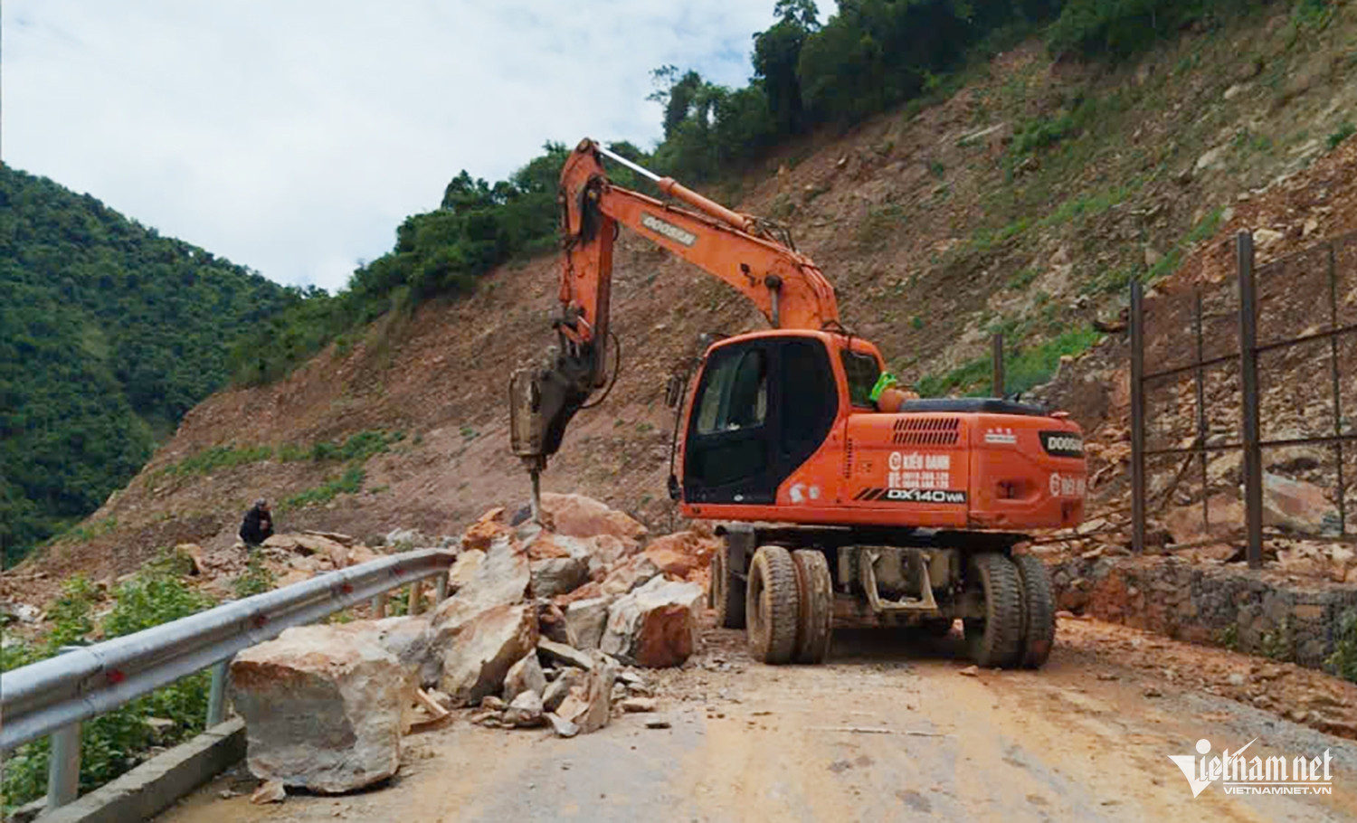 W-sạt lở mường Tip.jpg