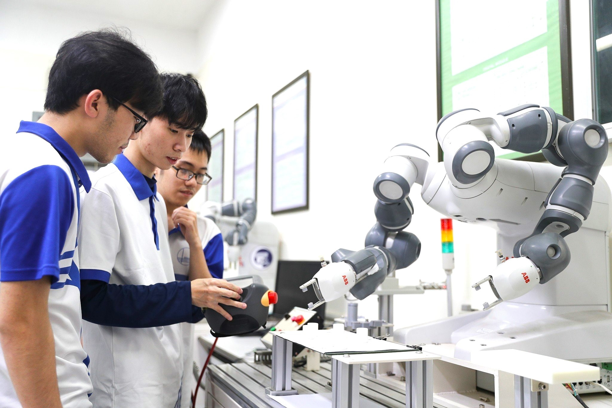 Điểm chuẩn Trường ĐH Công nghệ - ĐH Quốc gia Hà Nội năm 2026
