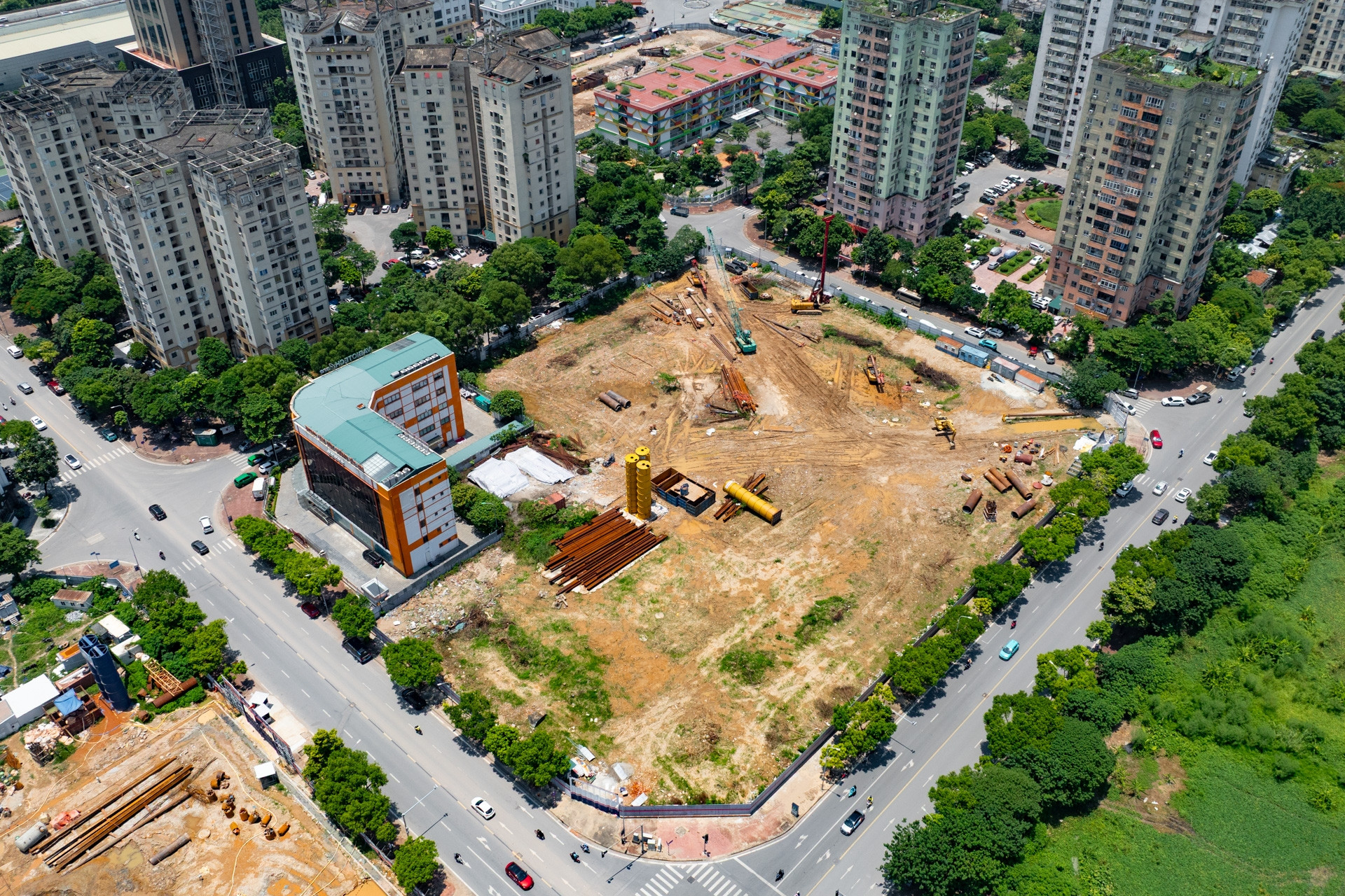 Những dự án 'đất vàng' bỏ hoang nhiều năm tại khu Cầu Giấy, Yên Hòa