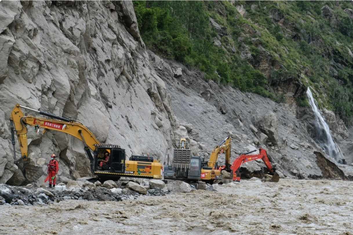 Công trình duy nhất đứng vững tại cửa khẩu Nepal - Trung Quốc sau lũ quét