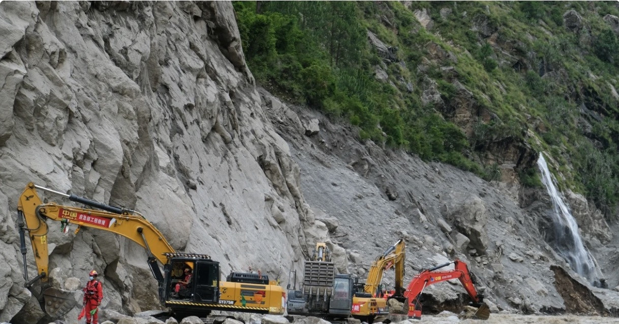 Công trình duy nhất đứng vững tại cửa khẩu Nepal - Trung Quốc sau lũ quét