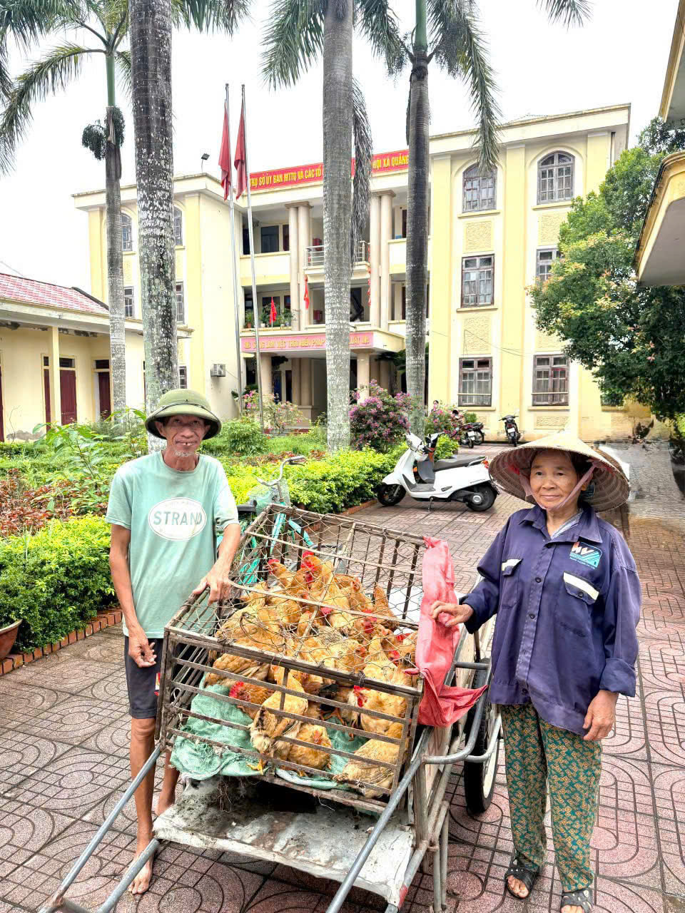 Trao gà Quảng Châu.jpg