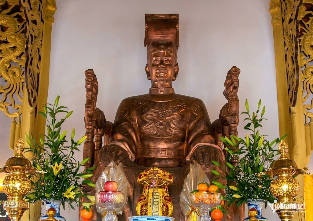 W-Phat hoang Tran Nhan Tong.jpg