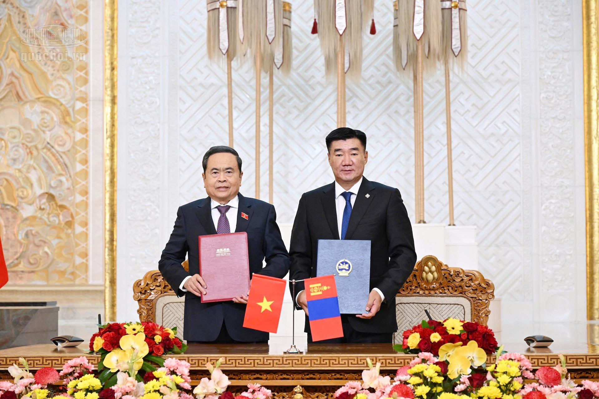 Chủ tịch Quốc hội Mông Cổ và Chủ tịch Quốc hội Trần Thanh Mẫn
