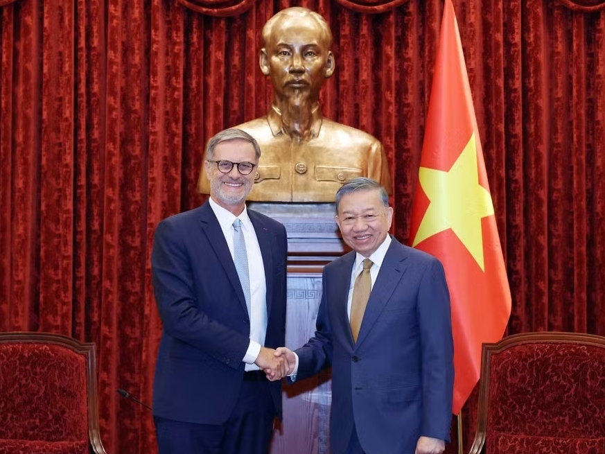 https://static-images.vnncdn.net/vps_images_publish/000001/000003/2026/9/10/dai-su-phap-viet-nam-se-luon-co-mot-vi-tri-dac-biet-trong-trai-tim-toi-15.avif