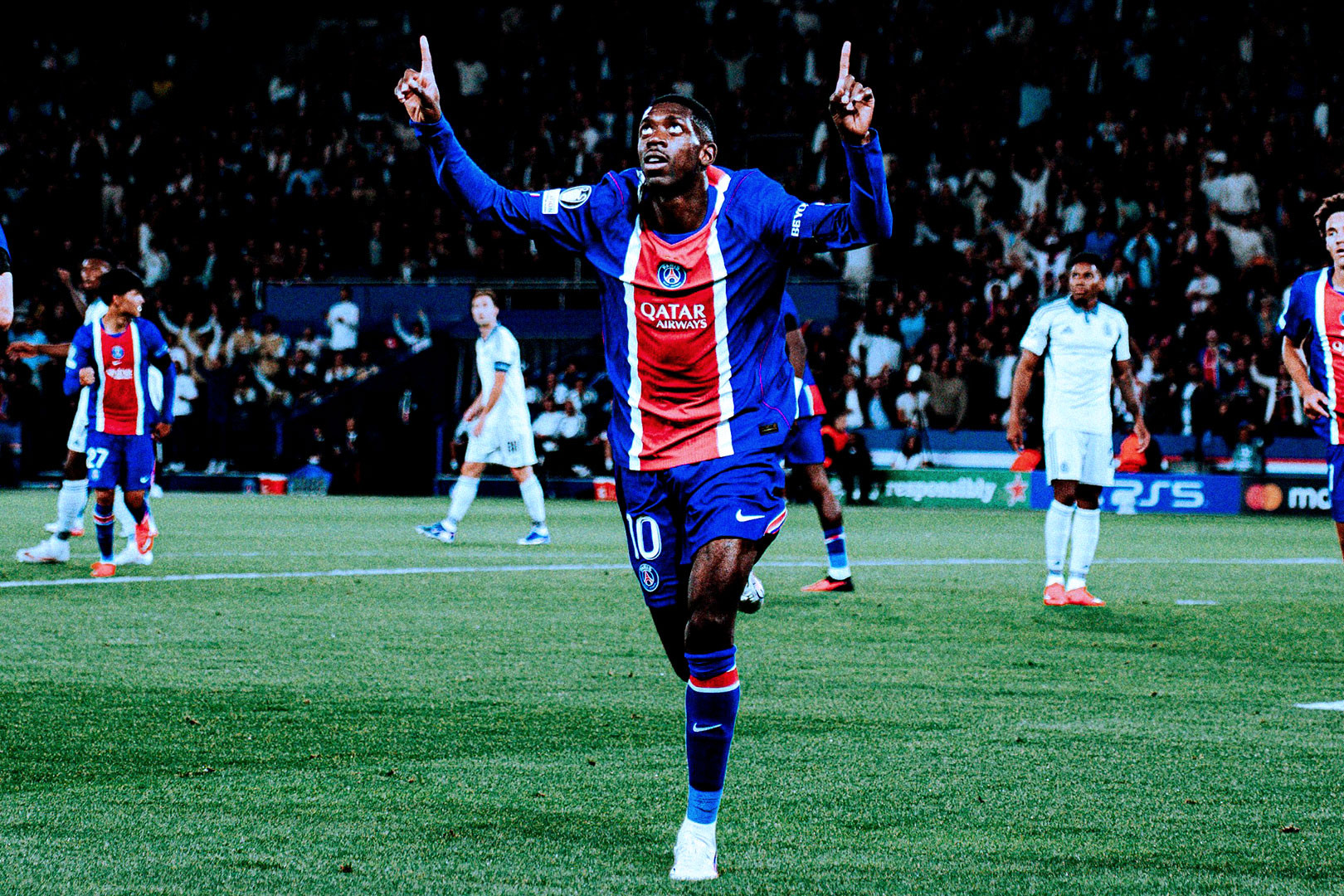 Dembele PSG Slovan.jpg