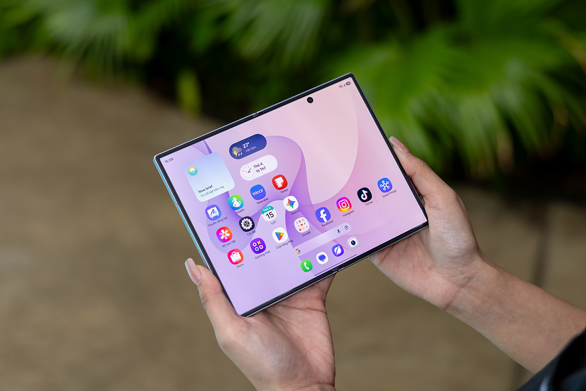 Galaxy Z Fold 4.png