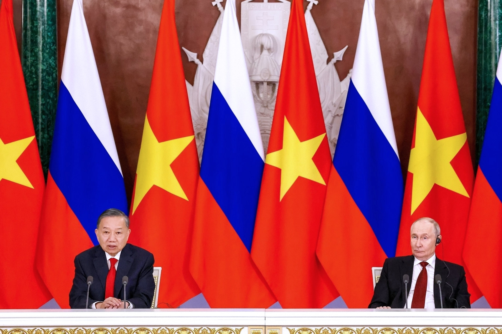 Hoan nghênh Tổng thống Putin xem xét việc miễn thị thực cho công dân Việt Nam