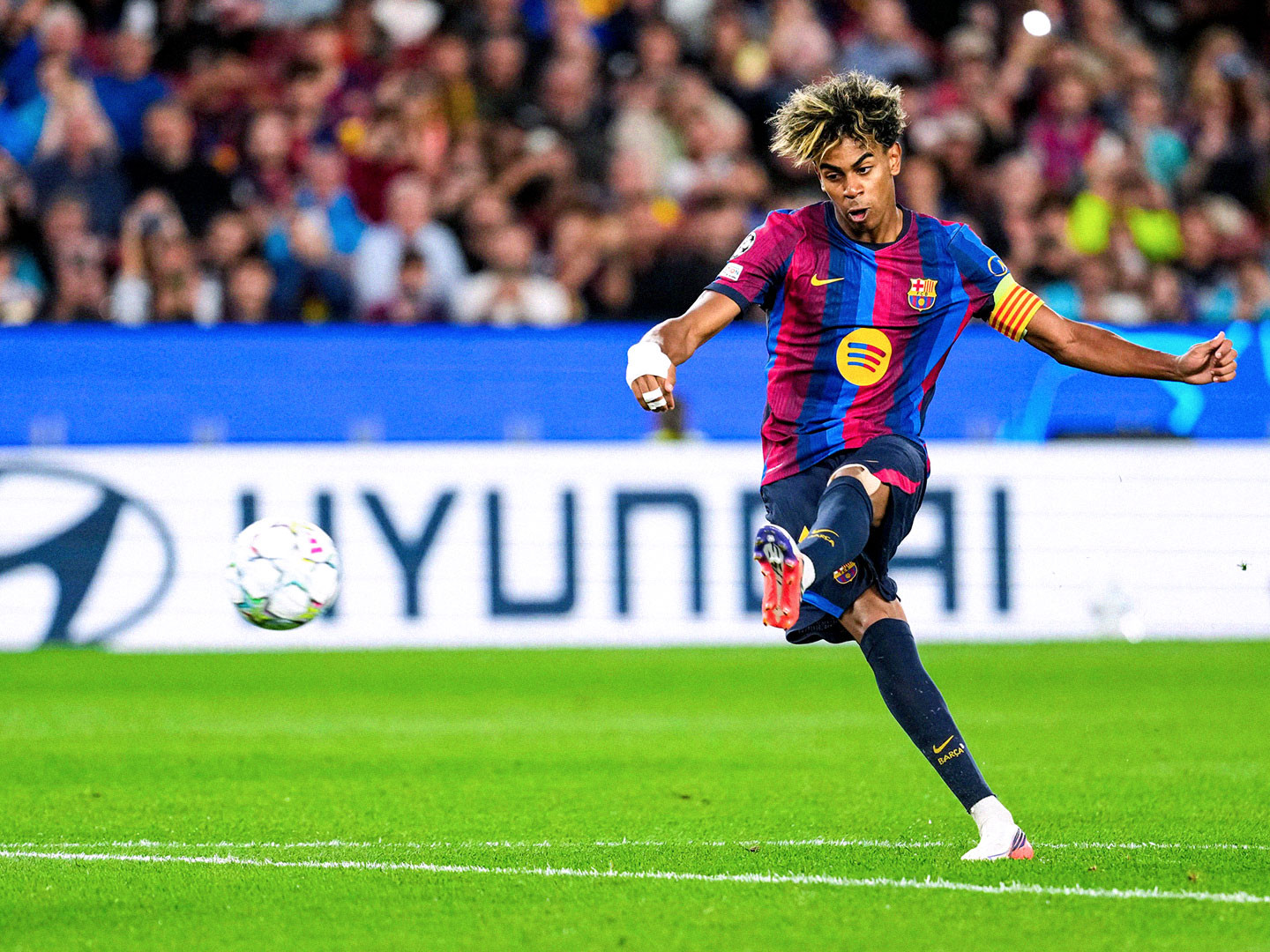 Lamine Yamal Barca Feyenoord 5 1.jpg