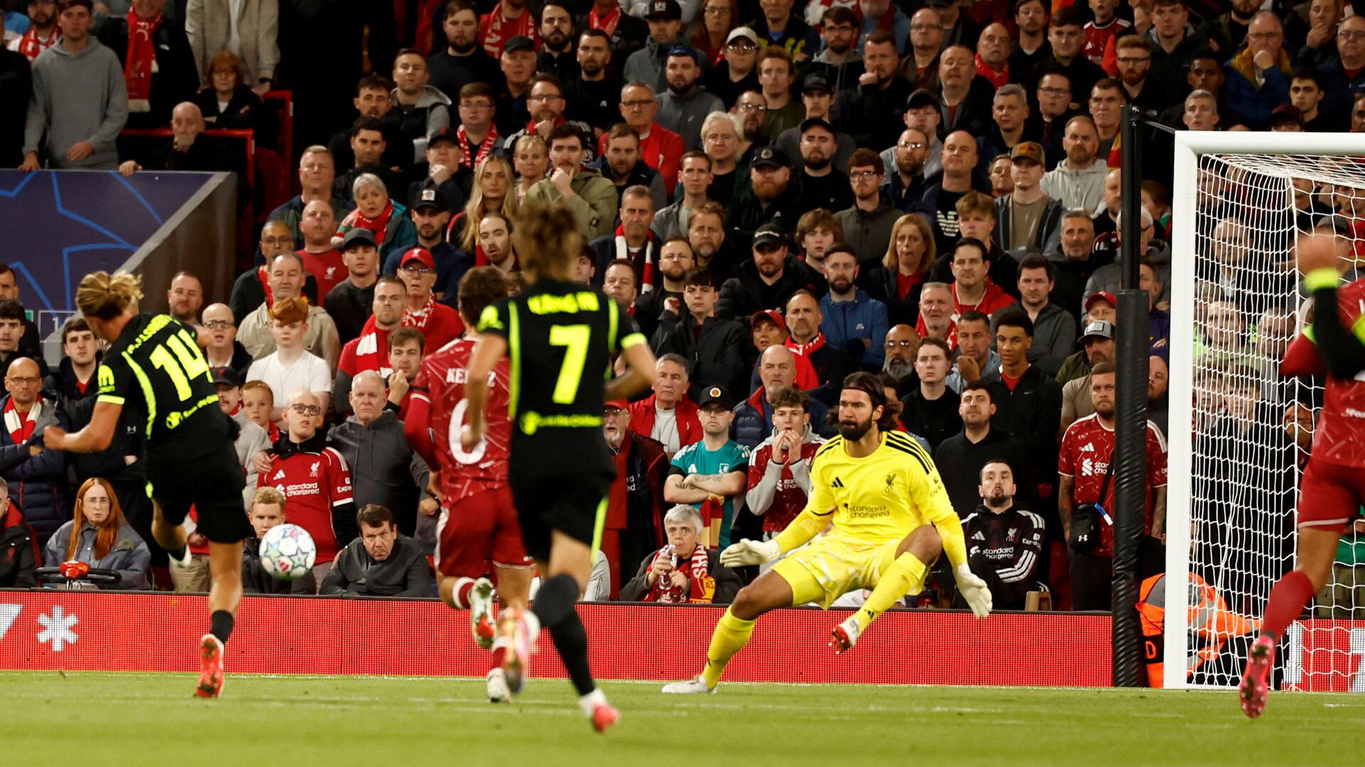 Llorente Liverpool Atletico.jpg