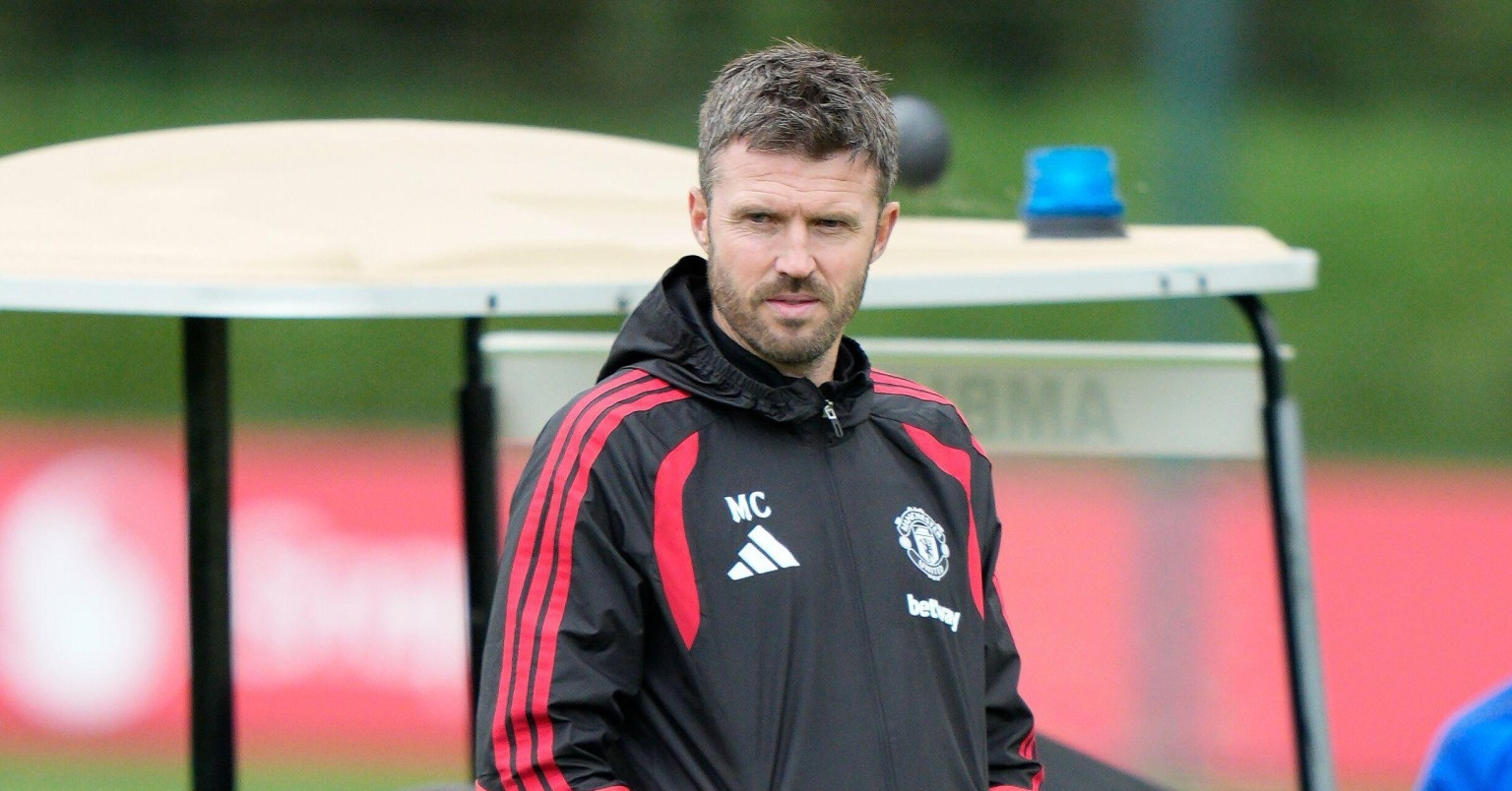 Luke Shaw khiến Michael Carrick đứng ngồi không yên