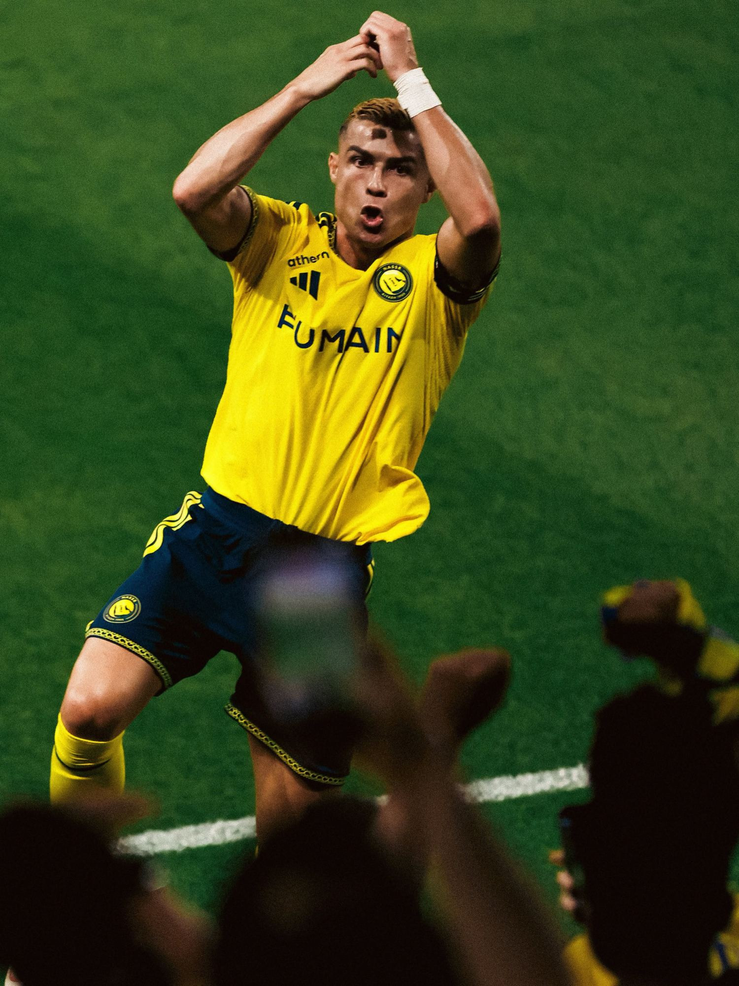 https://static-images.vnncdn.net/vps_images_publish/000001/000003/2026/9/10/ronaldo-al-nassr-7-238.jpeg