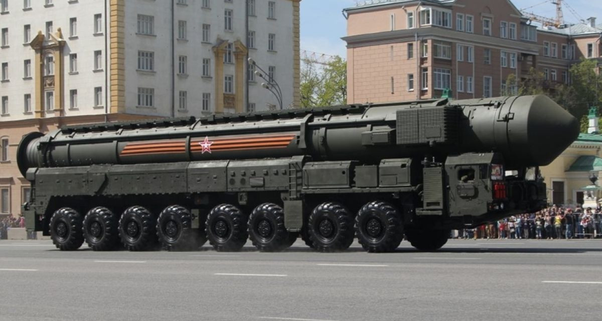 Tên lửa RS-28 Sarmat tầm bắn 18.000km, nặng nhấ...