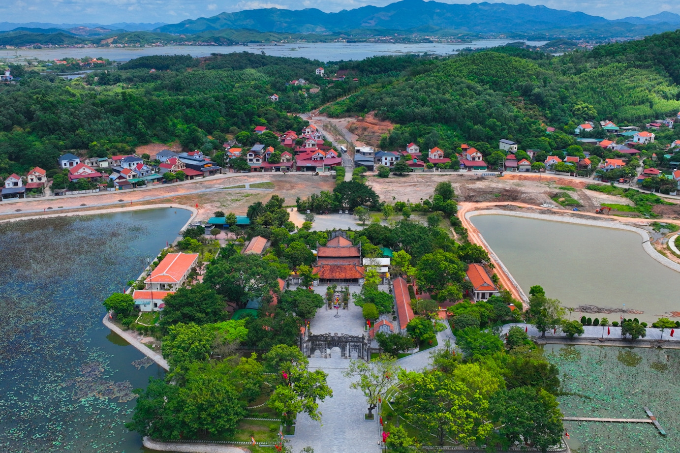 Tháng 8 tiệc Cha, về Kiếp Bạc nghe vọng hào khí Đông A