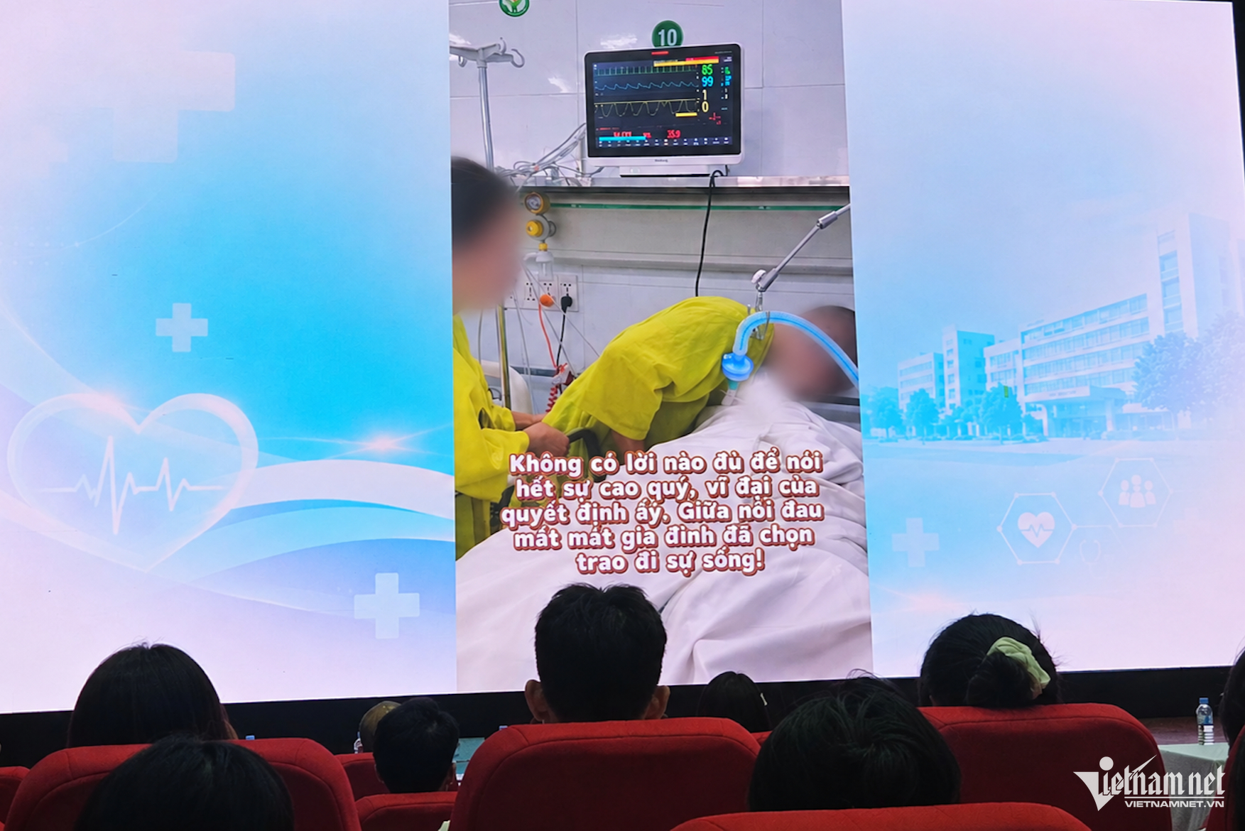 https://static-images.vnncdn.net/vps_images_publish/000001/000003/2026/9/10/w-hien-tang-2134.png