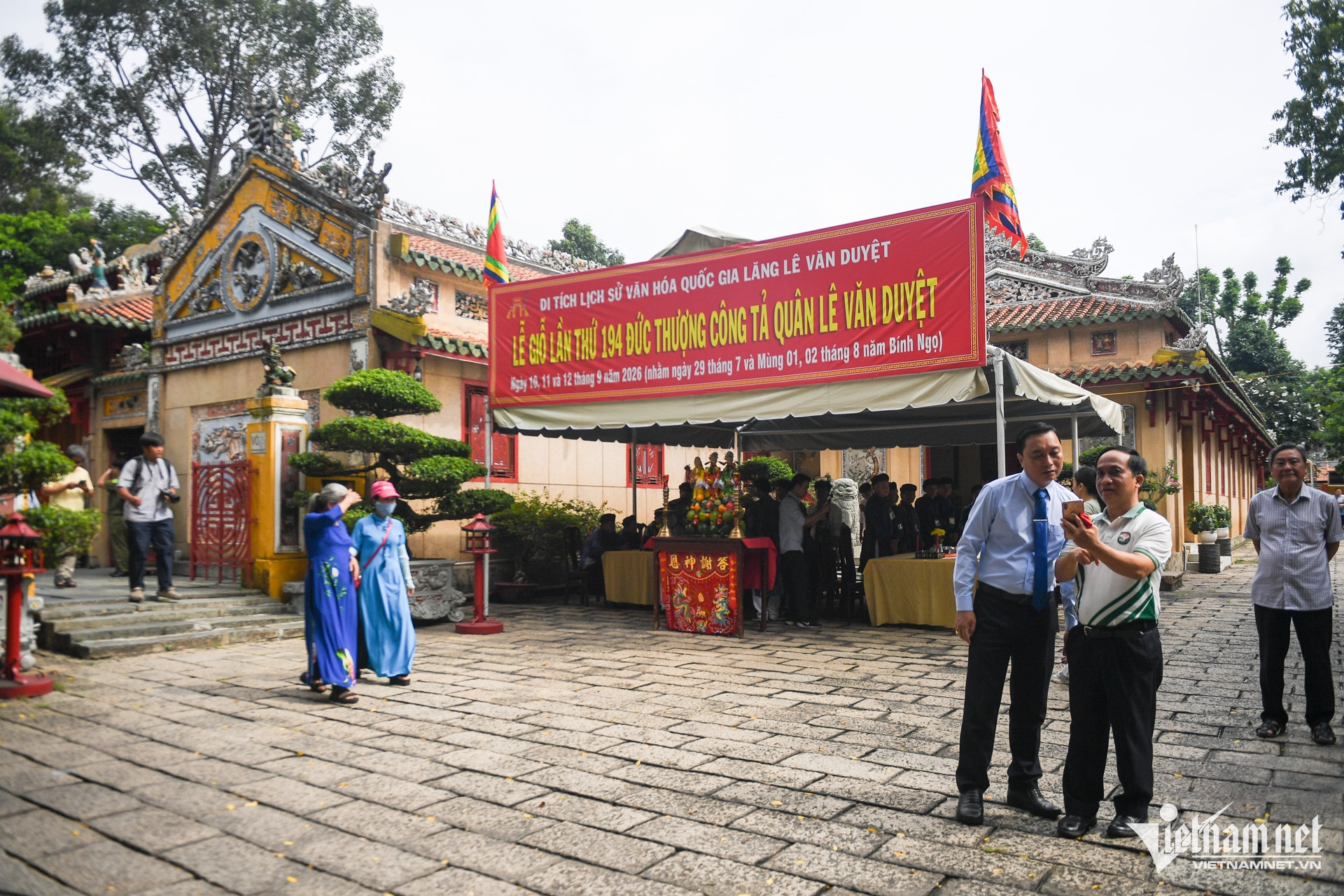 https://static-images.vnncdn.net/vps_images_publish/000001/000003/2026/9/10/w-le-van-duyet-nguyen-hue-20-2076.jpg