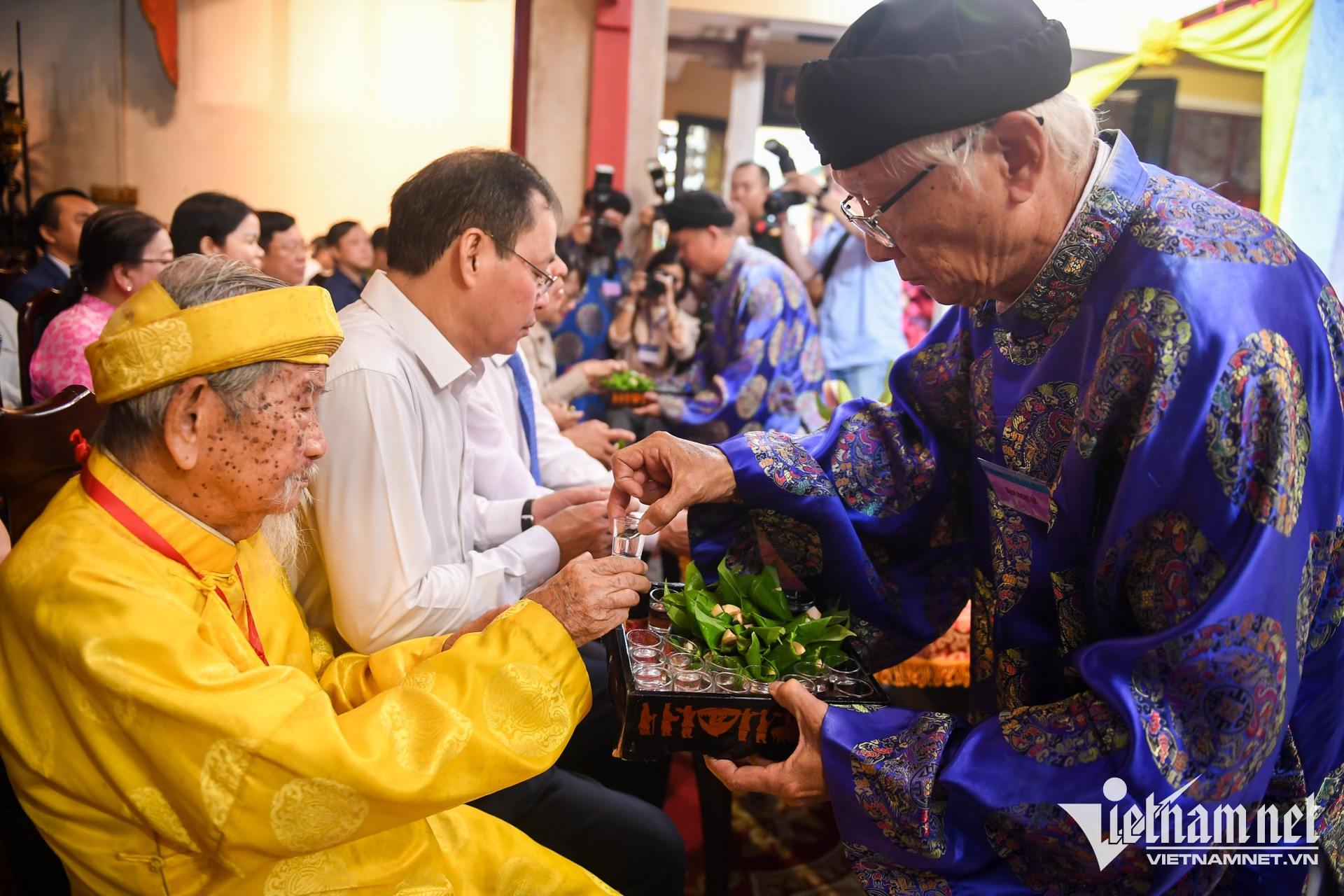 https://static-images.vnncdn.net/vps_images_publish/000001/000003/2026/9/10/w-le-van-duyet-nguyen-hue-3-2070.jpg