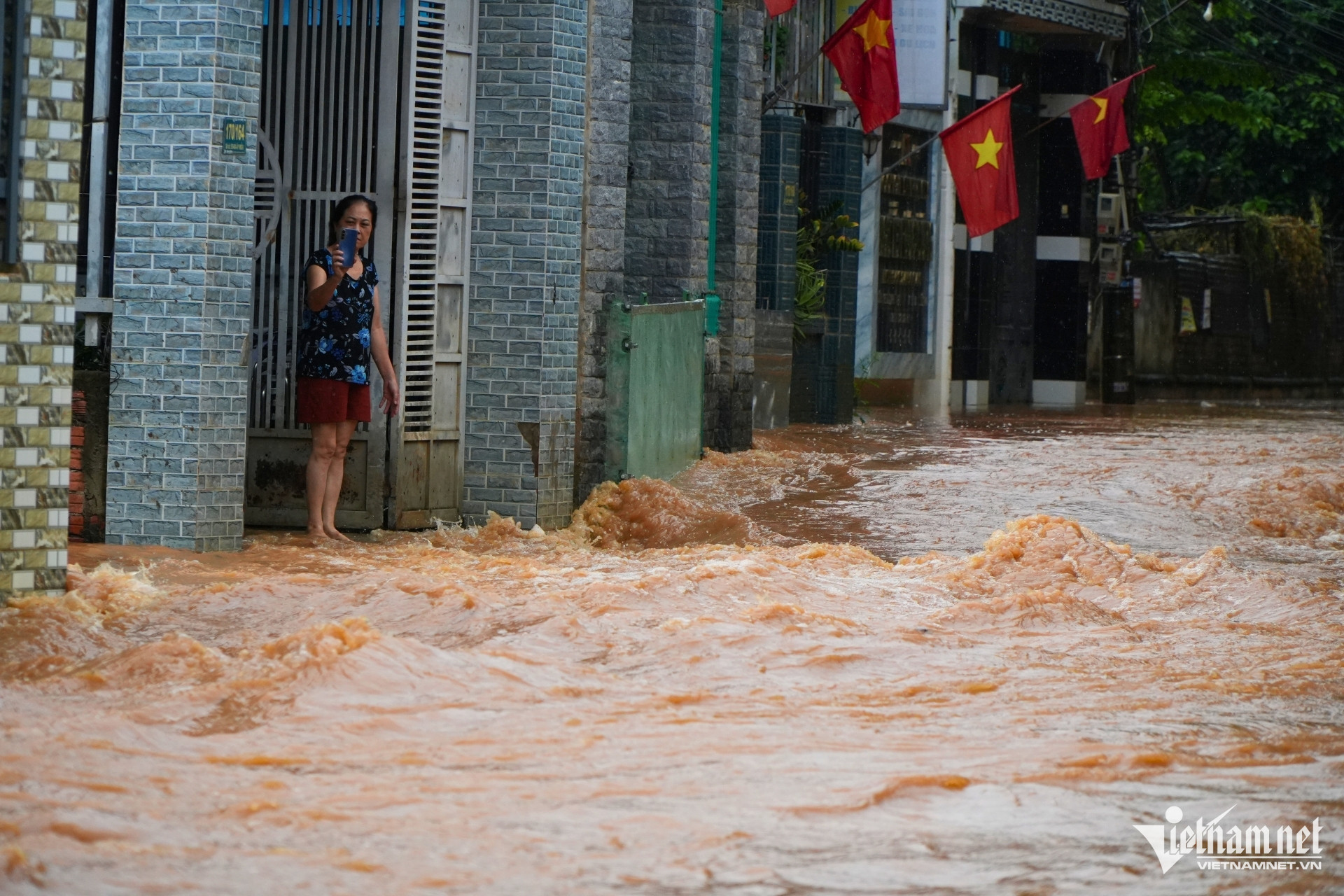 https://static-images.vnncdn.net/vps_images_publish/000001/000003/2026/9/10/w-ngap-phuoc-tan-7-2702.jpg