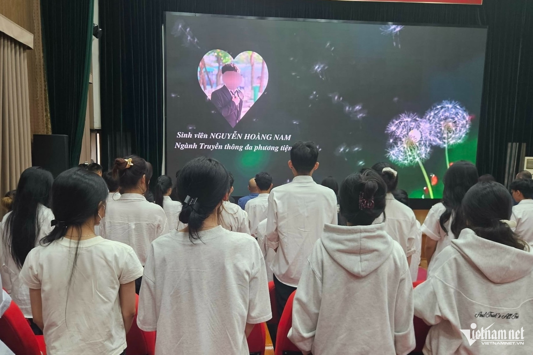 https://static-images.vnncdn.net/vps_images_publish/000001/000003/2026/9/10/w-w-nam-sinh-hien-tang-2135.jpeg