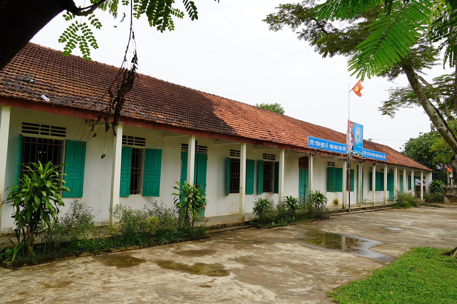 Giám đốc Sở GD-ĐT Nghệ An nói về điểm trường xuống cấp, 149 học sinh chưa đến lớp