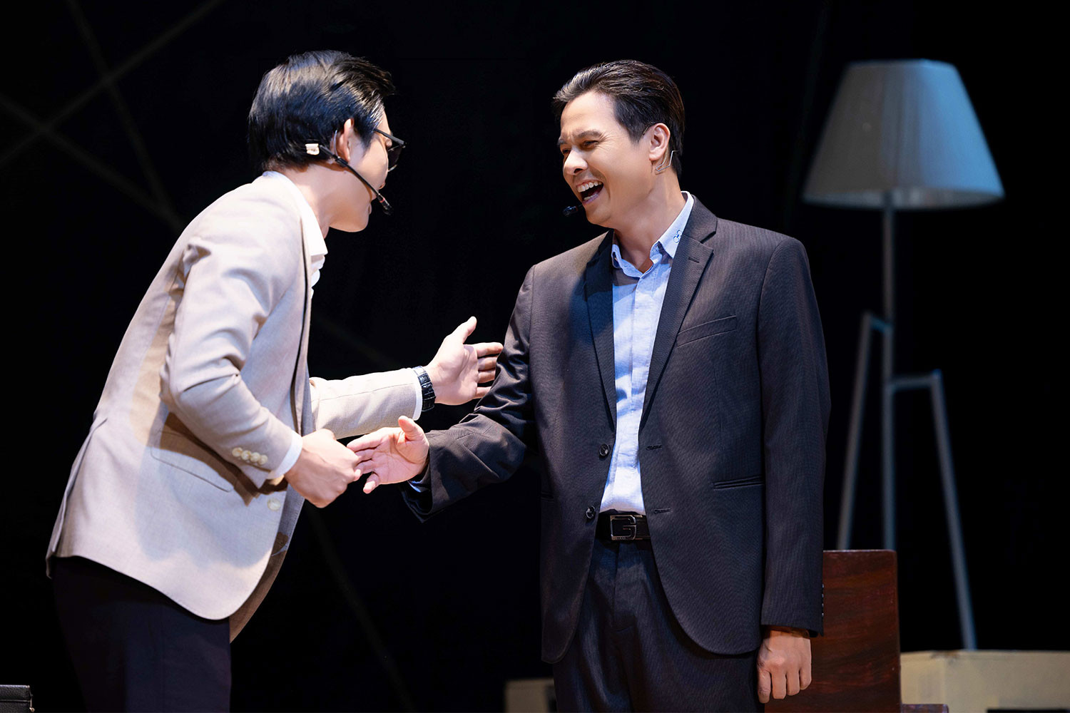 https://static-images.vnncdn.net/vps_images_publish/000001/000003/2026/9/11/haihieu-195-1375.jpg