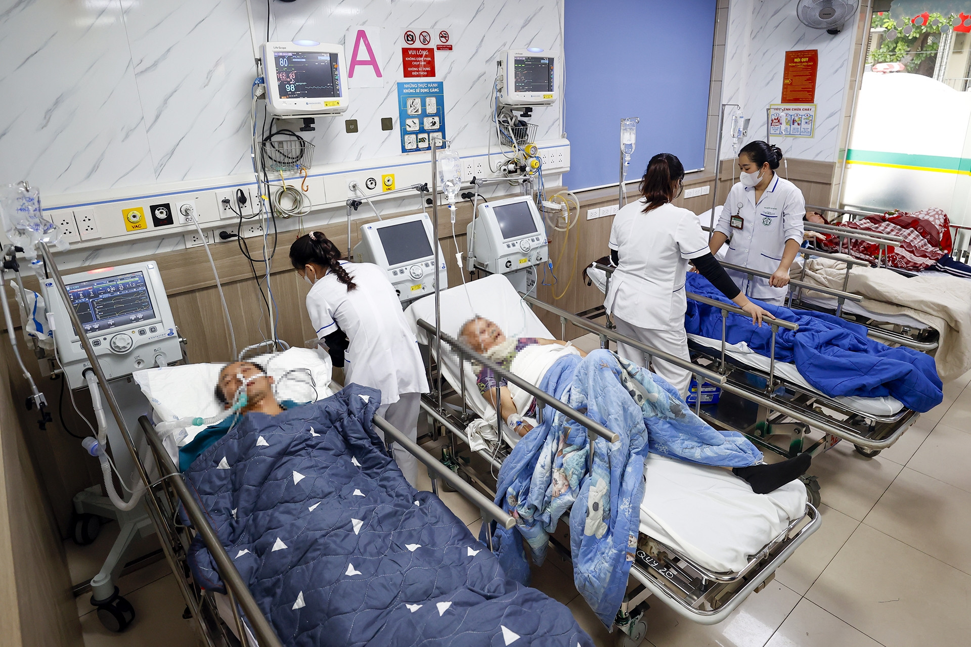 Người đàn ông 40 tuổi đột quỵ sau chặng đường dài ngủ trên ô tô