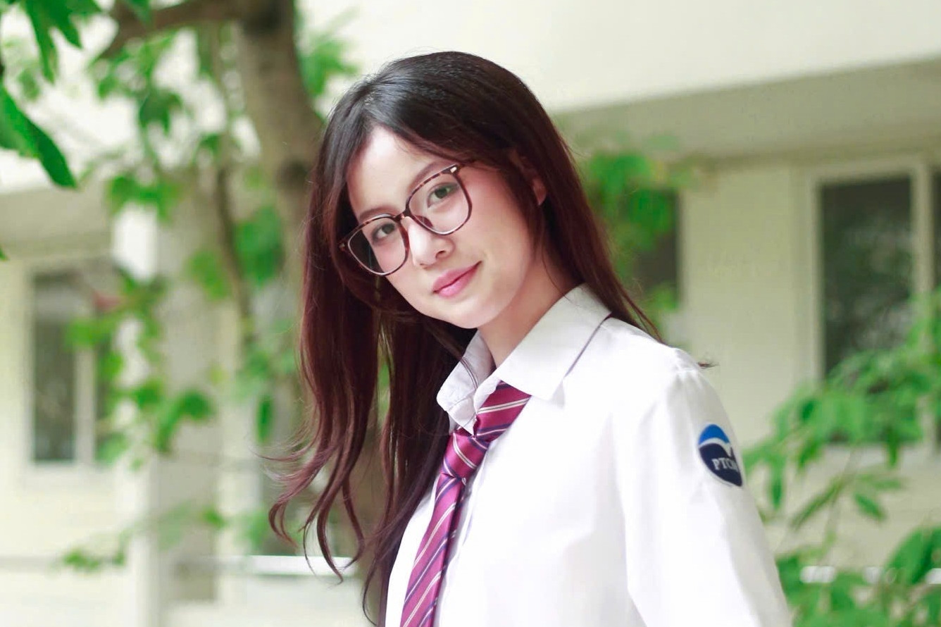 Nữ sinh chuyên Trung có IELTS 8.5, SAT tuyệt đối đỗ thủ khoa vào ĐH Ngoại thương