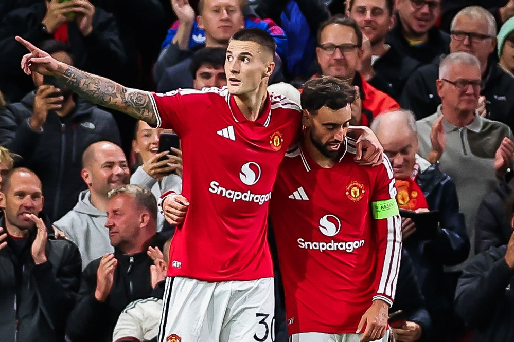 MU thắng to ngày trở lại Champions League